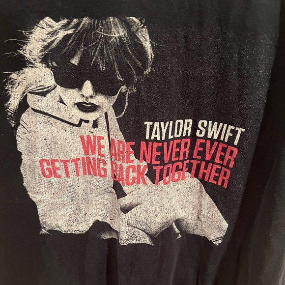Taylor Swift T-Shirt, 2012 We Are Never Getting Back Together, Gildan, GUC, med - Picture 2 of 3